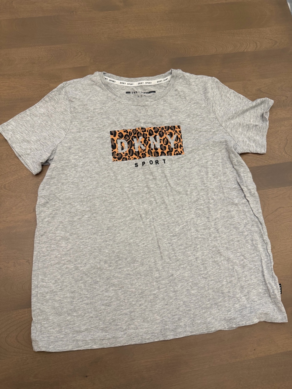 DKNY Sport Gray Leopard Logo Graphic T-Shirt Size Medium